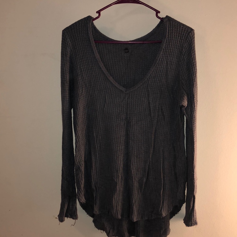 Me to We women’s v-neck long sleeve top